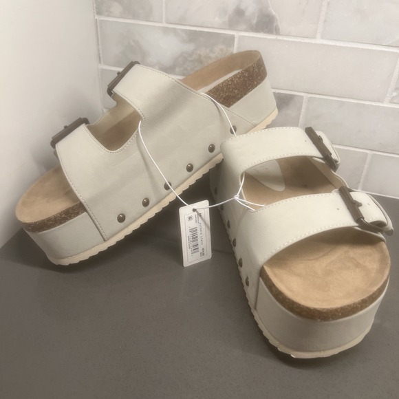 Altar'd State Shoes - NEW-Altar'd State~8~Women's  Serenna Platform Sandals Light Gray